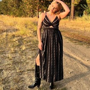 Twist Front Maxi Dress (Black)